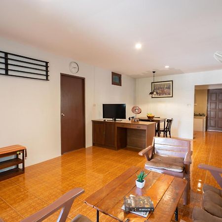 Surin House Villa Room photo